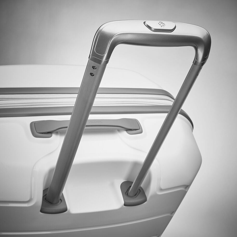 Samsonite Freeform&trade; Spinner Large in the color White. image number 6